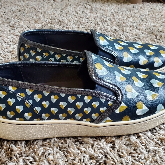 Shoes - Picture 4 of 7